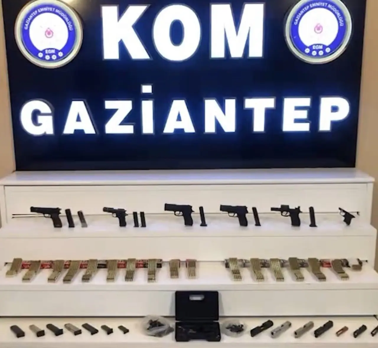 Gaziantep’te bir adreste silah ve mühimmat bulundu