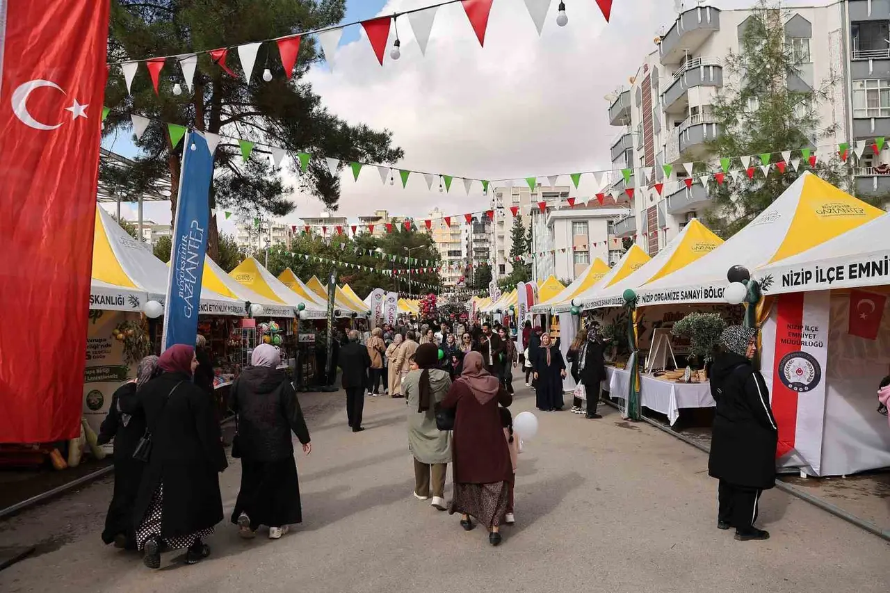 Nizip Zeytin Festivali 100. yıl gururuyla başladı