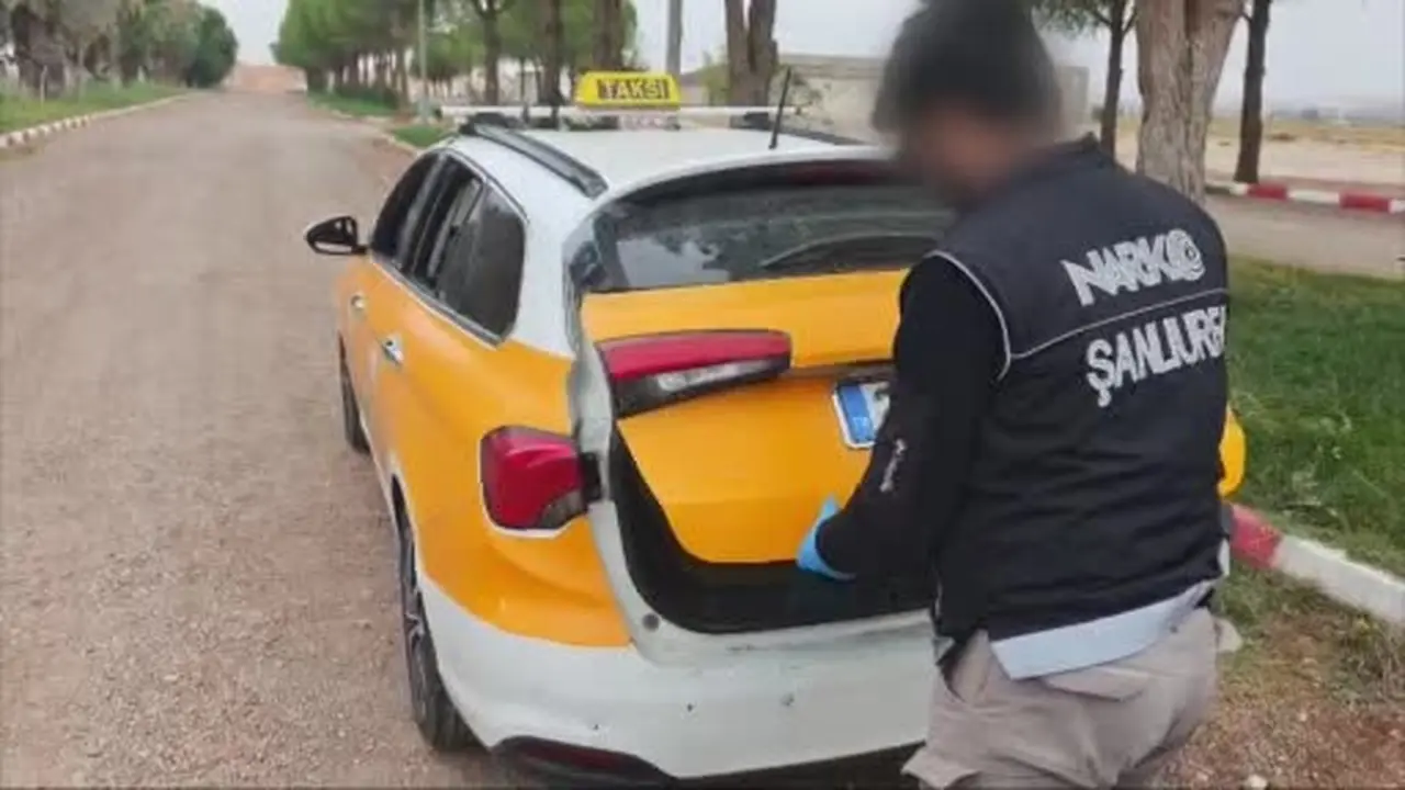 Şanlıurfa’da takside uyuşturucu operasyonu: 2 kilo 100 gram skunk bulundu