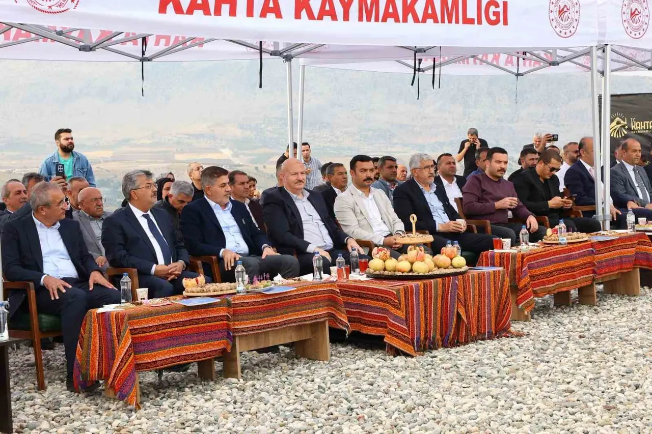Karakuş Tümülüsü’nde Kahta mutfağı ve kültürü KAHTAFEST ile buluştu