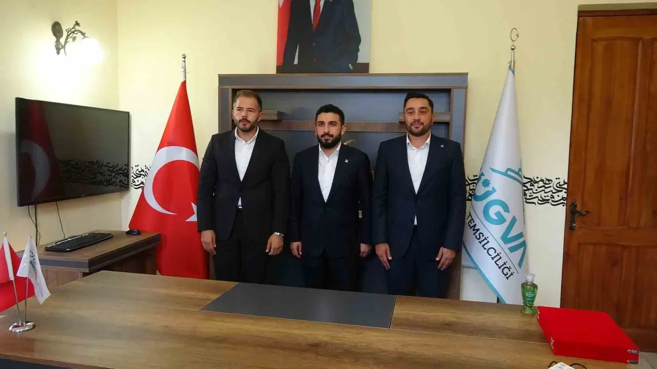 TÜGVA Genel Başkanı İbrahim Beşinci’nin Kilis Temsilciliğinde gençlerle gerçekleştirdiği buluşmadan görüntü