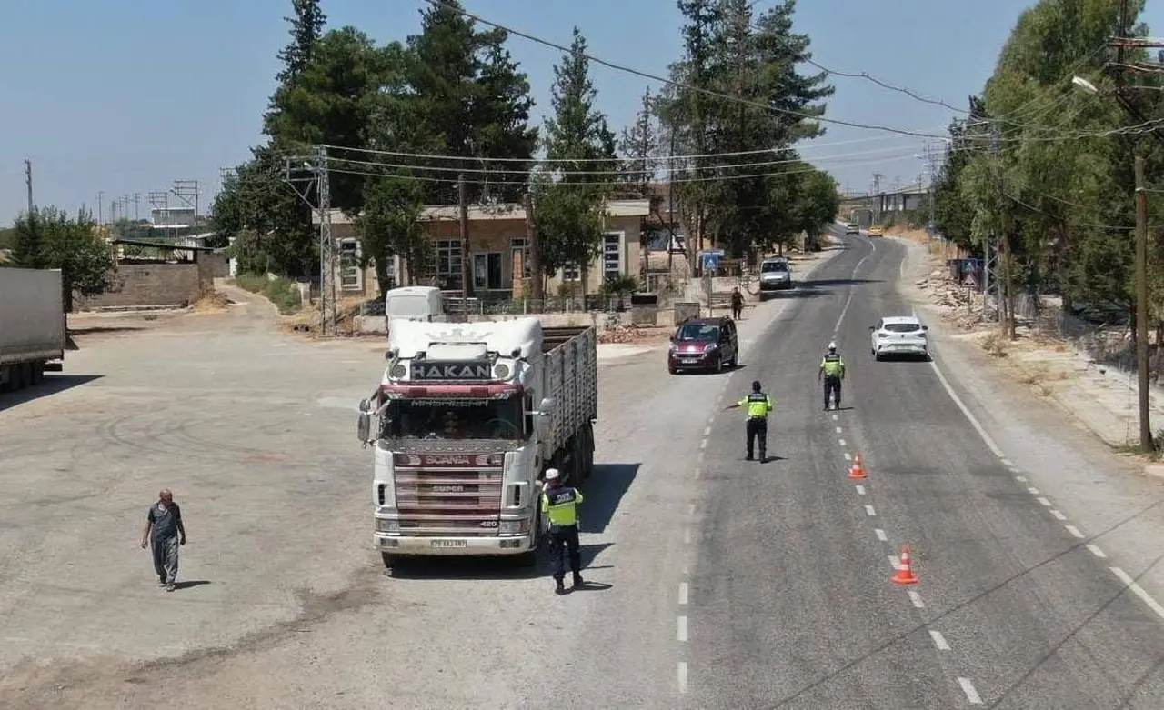 Kilis yollarında trafik kurallarına dronla kontrol