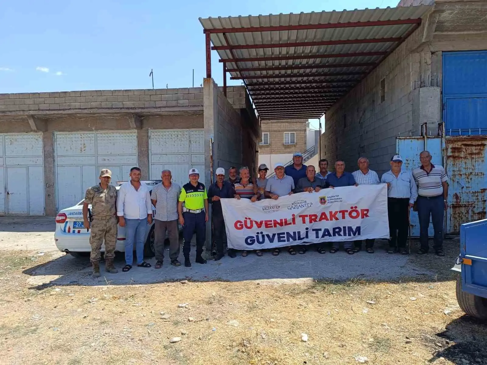 Gaziantep’te traktör sürücülerine trafik güvenliği bilgilendirmesi