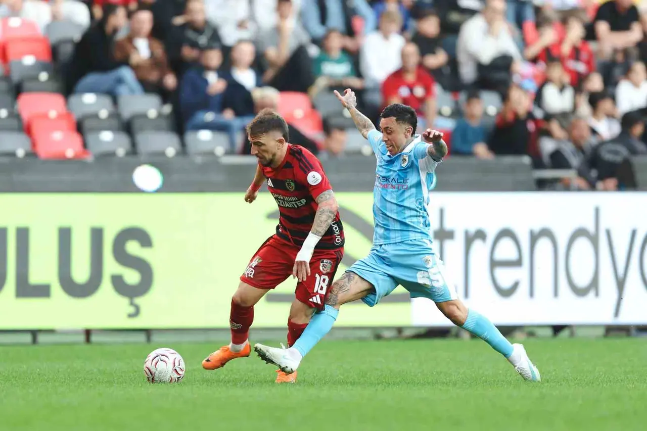 Gaziantep FK ile Erzurumspor FK arasındaki mücadelede devre golsüz geçildi