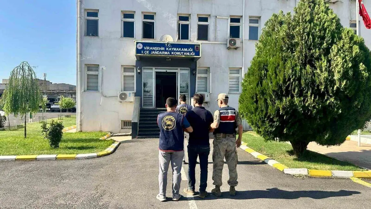 Viranşehir’de yağma suçundan aranan kişi jandarma tarafından yakalandı