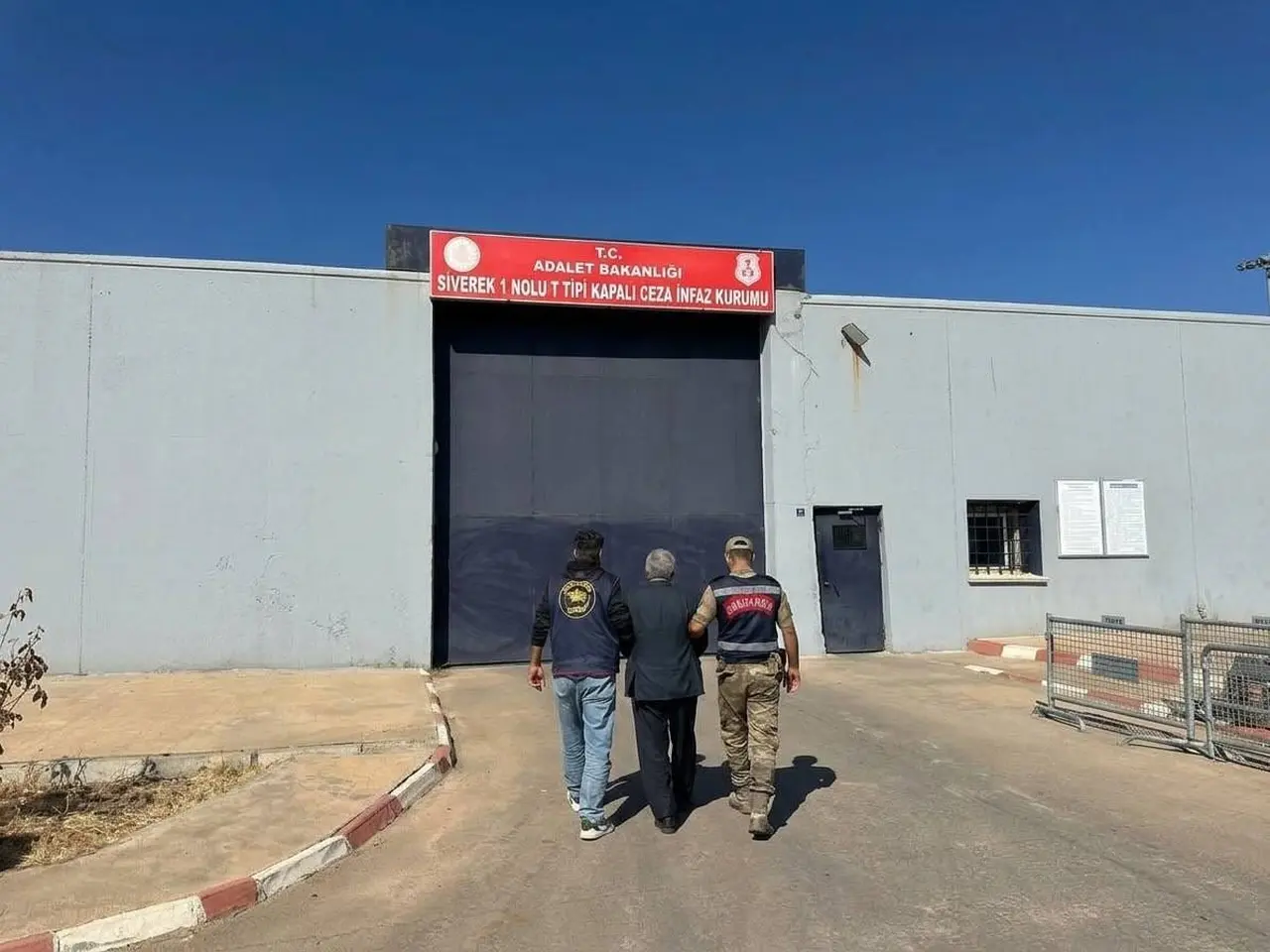 Şanlıurfa’da 8 yıl 9 ay hapis cezası bulunan hükümlü Siverek’te yakalandı
