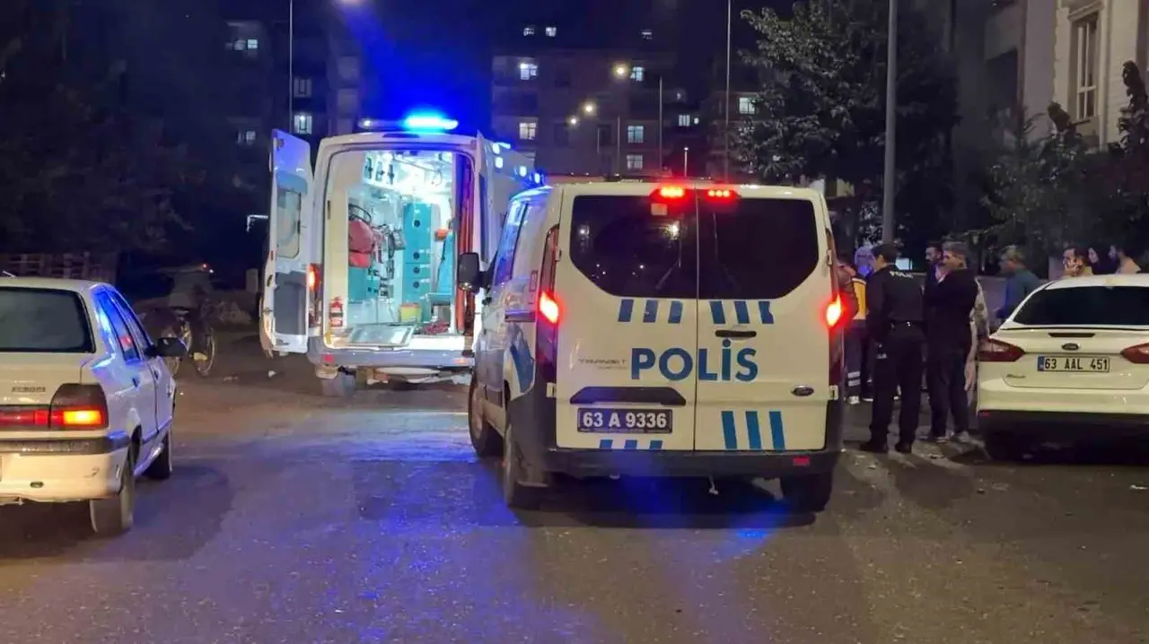 Siverek’te kavga sonrası olay yerinde güvenlik önlemi alan polis ekipleri