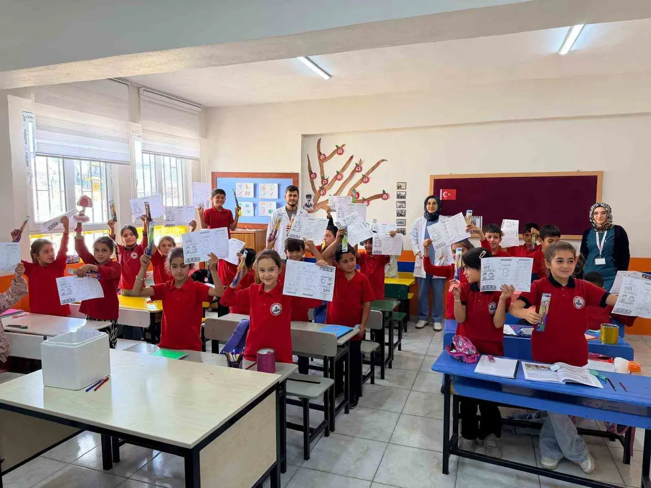 Kâhta’da köy okullarındaki öğrencilere ağız ve diş sağlığı eğitimi