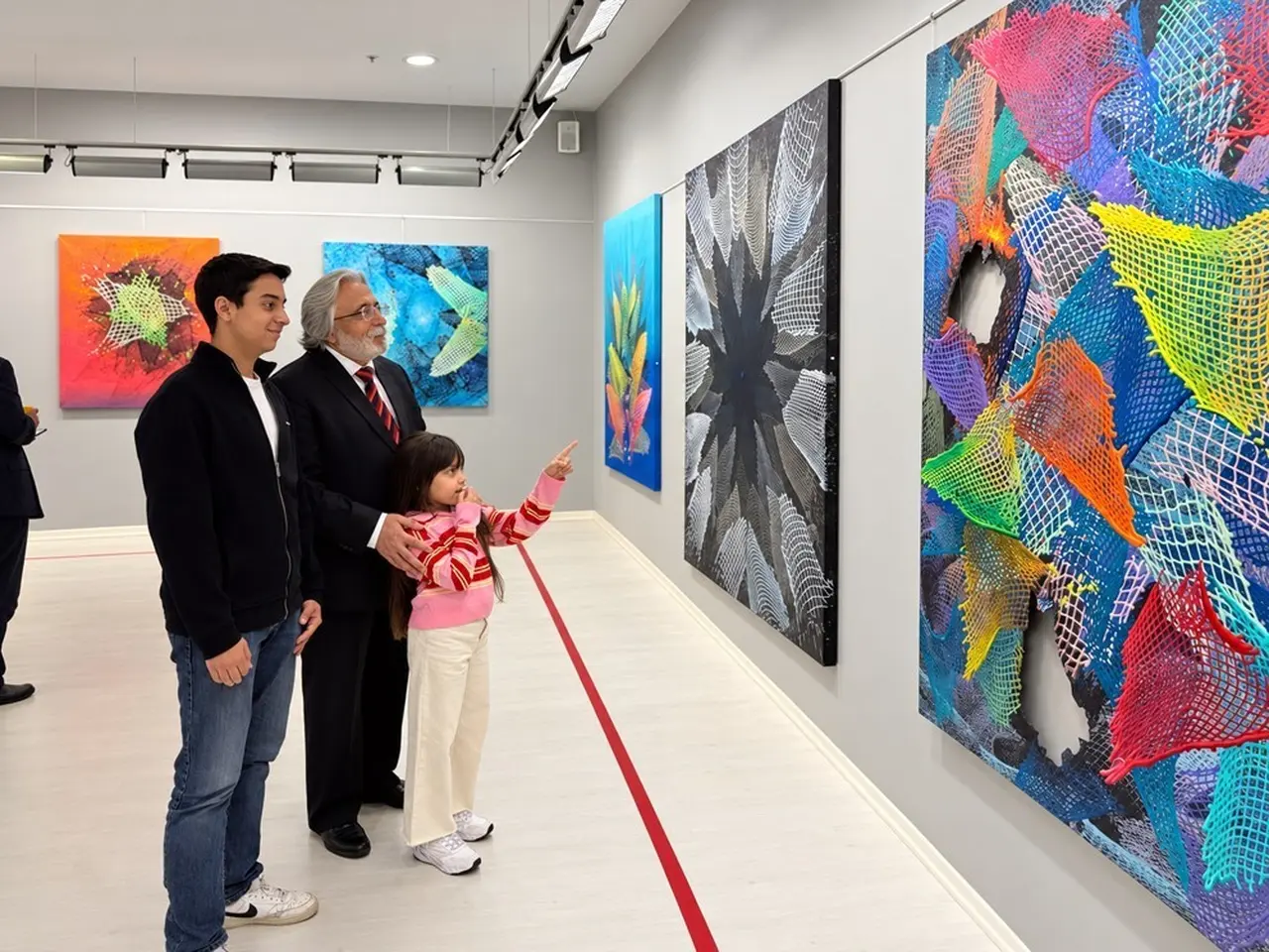SANKO sanat galerisinde "Sonsuzluk Ağları" temalı resim sergisi