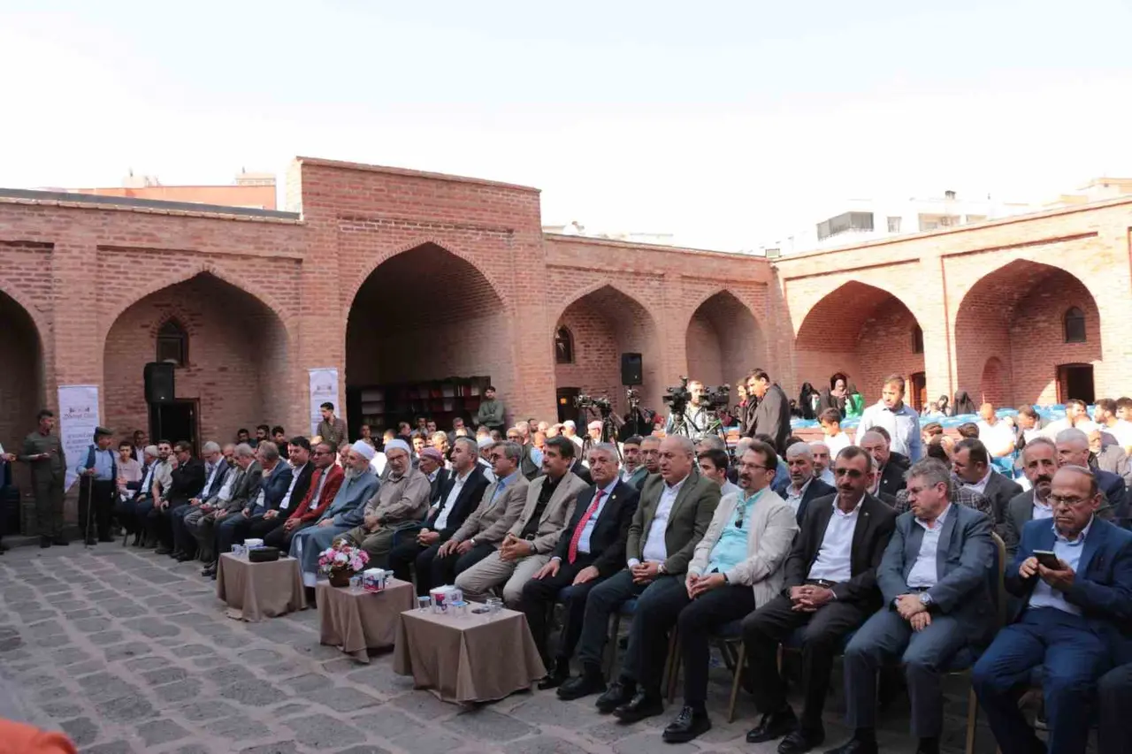 Melaye Ciziri’nin mirası Cizre’deki Kırmızı Medrese’de konuşuldu