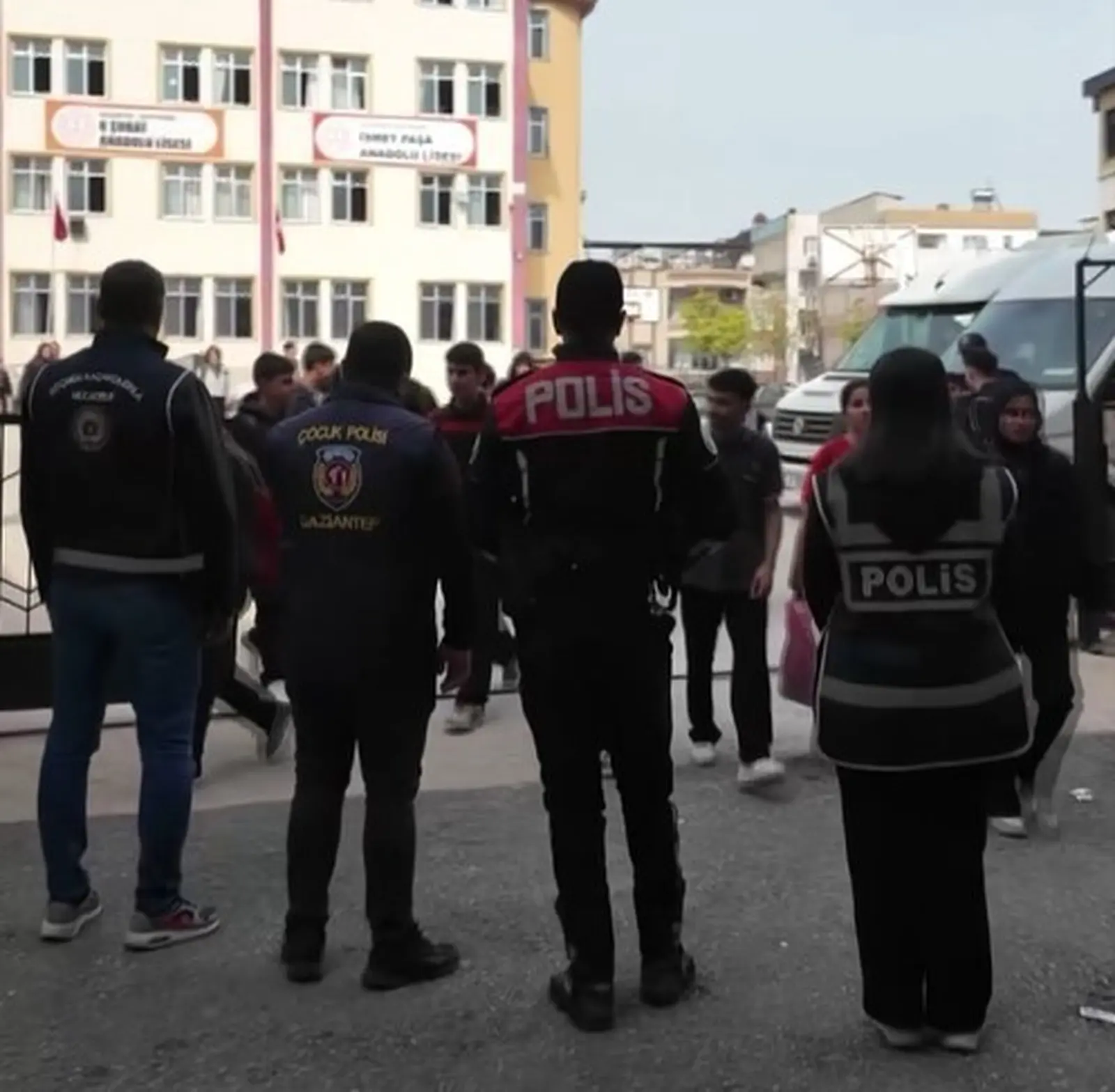 Gaziantep'te okulların çevresinde kapsamlı güvenlik denetimi