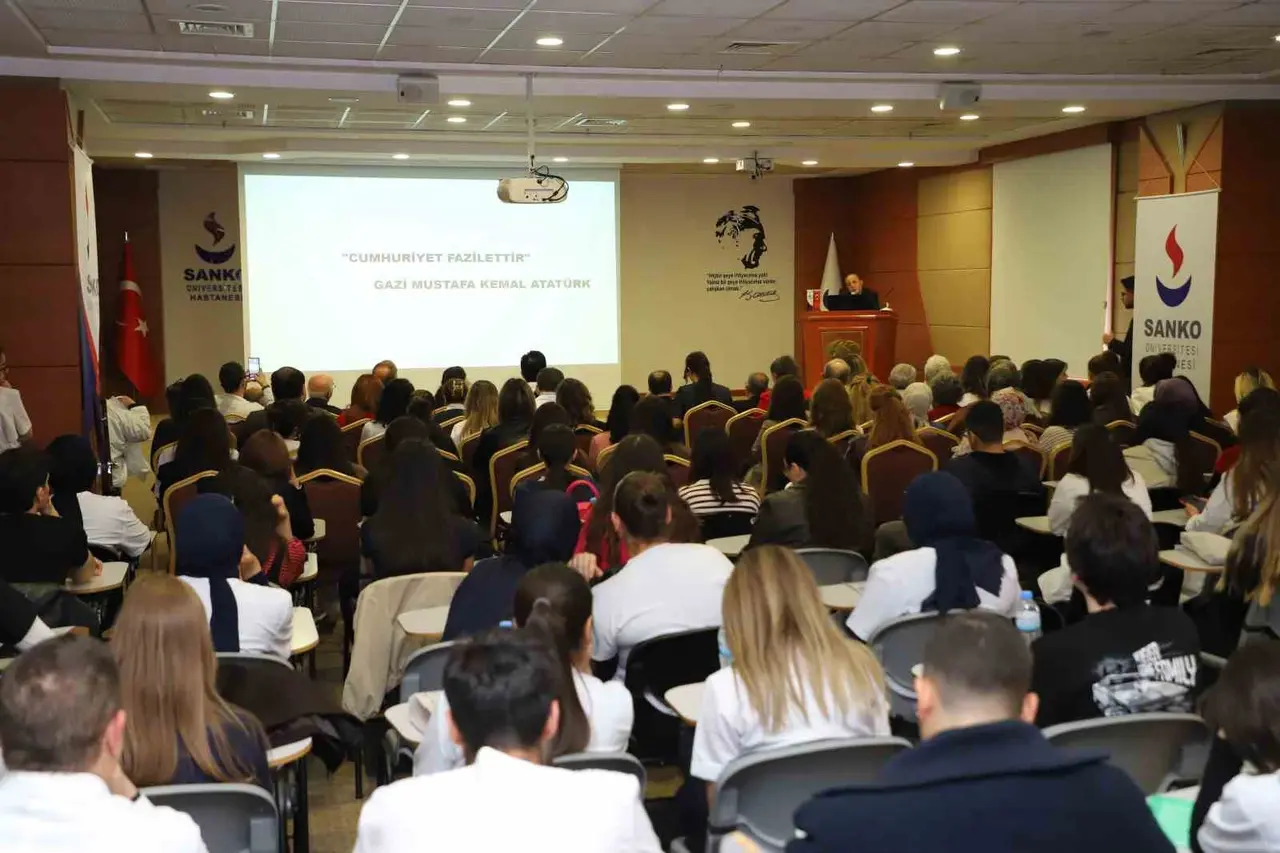 Gaziantep’te SANKO Üniversitesi öğrencileri Cumhuriyet Bayramı’nı törenle andı