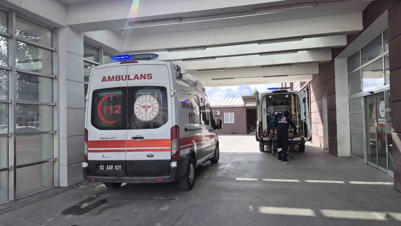 Adıyaman’da binadan düşen 38 yaşındaki işçi hastaneye kaldırıldı