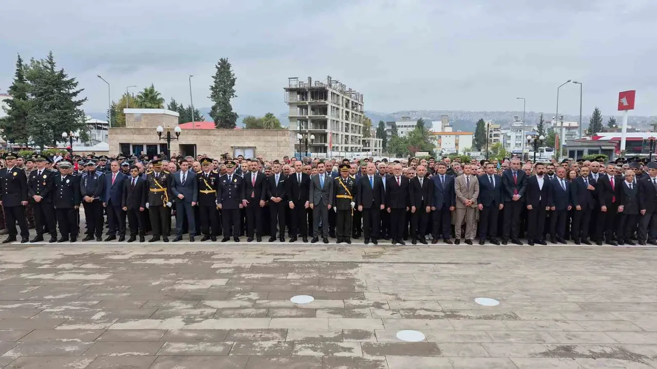 Adıyaman’da Cumhuriyet Bayramı için Atatürk Anıtı’nda tören düzenlendi