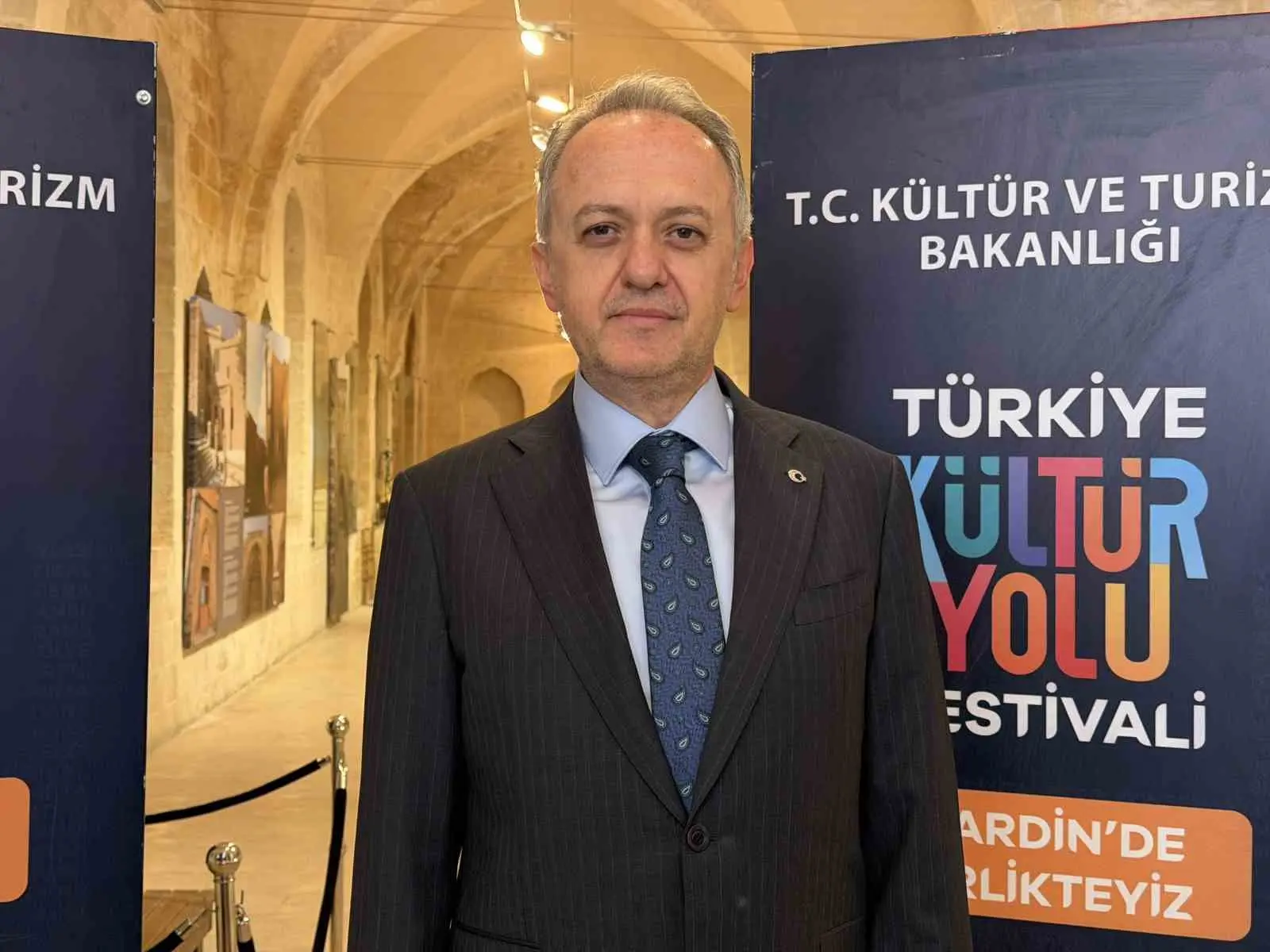 Sakıp Sabancı Mardin Kent Müzesi’ndeki festival açılış programı ve sergi ziyaretlerinden genel görünüm