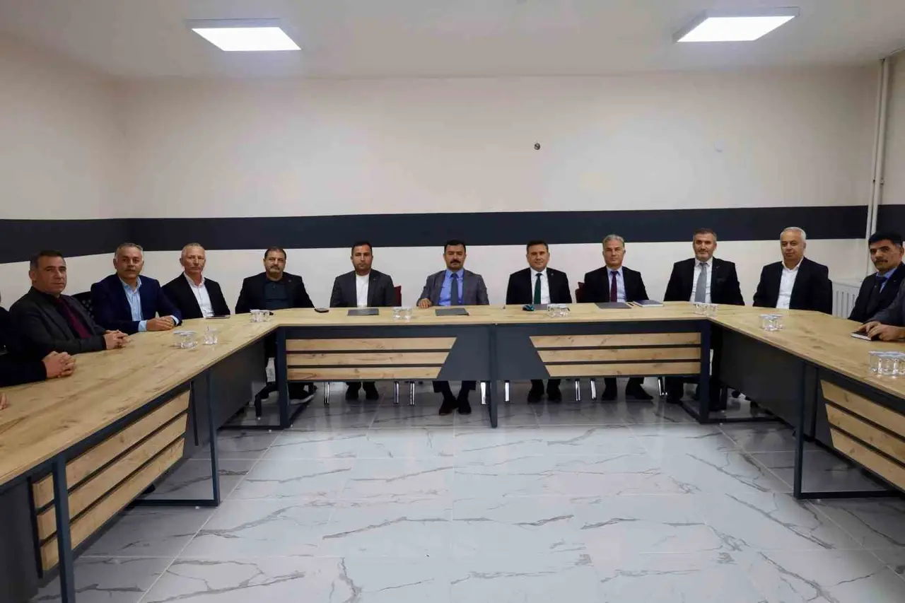 Kahta’da öğrencileri bilimsel projelere yönlendirecek çalışmalar masaya yatırıldı