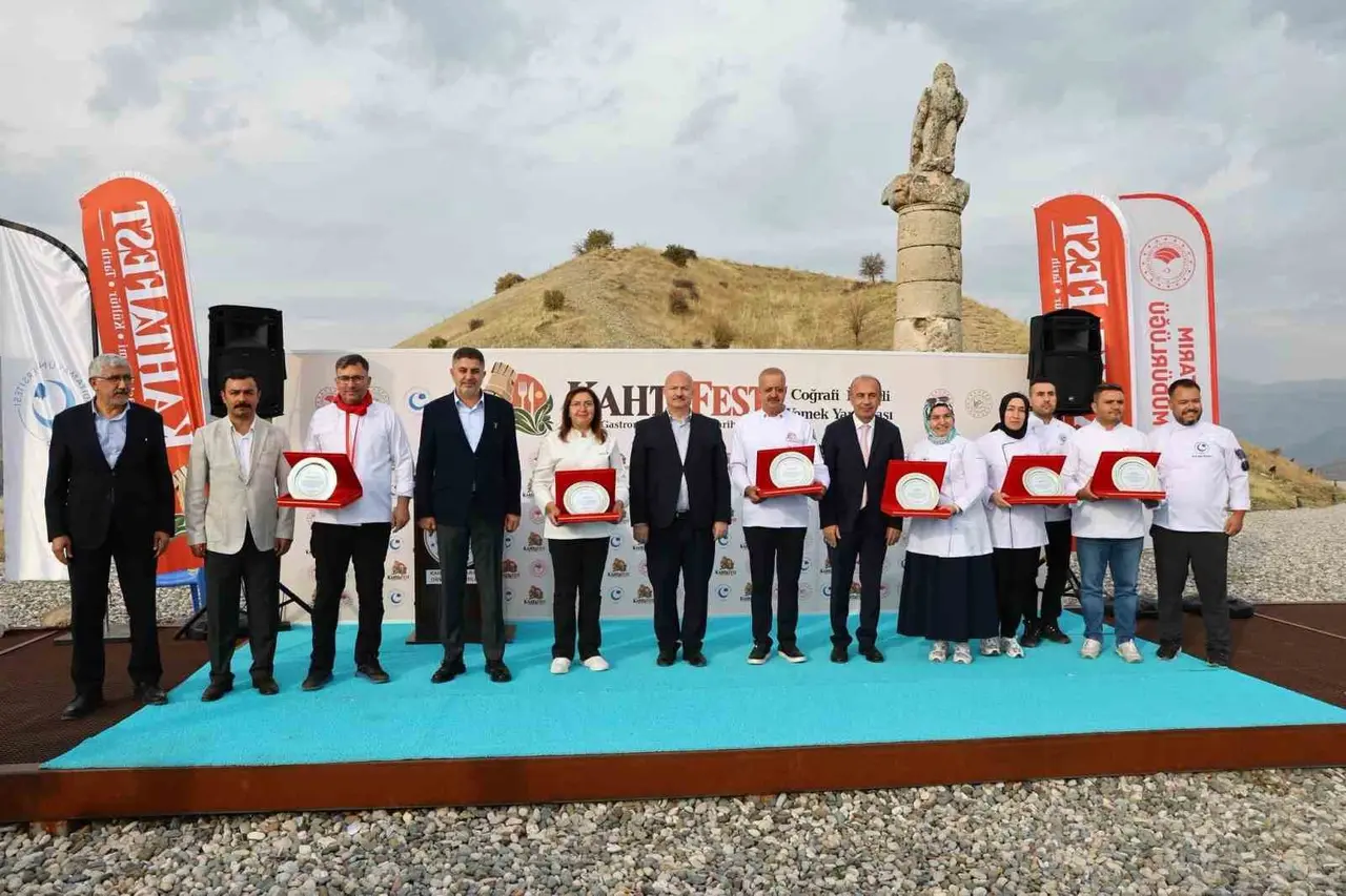 Karakuş Tümülüsü’nde Kahta mutfağı ve kültürü KAHTAFEST ile buluştu