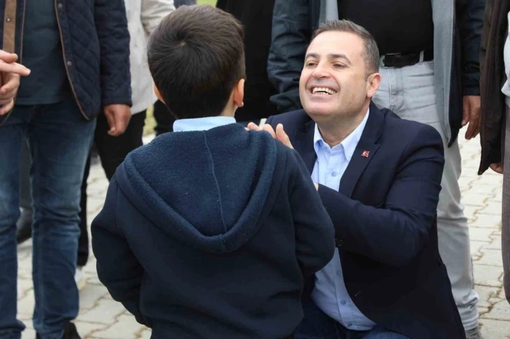 Ahmet Akın, CHP’nin Balıkesir Büyükşehir Belediye Başkan adayı oldu
