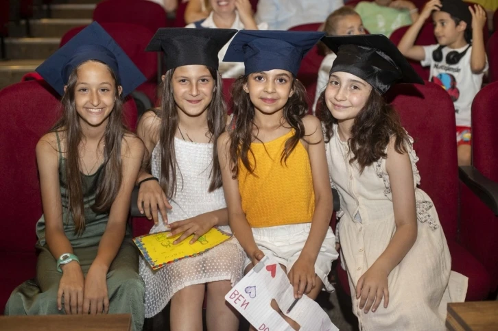 Akdeniz Çocuk Üniversitesi ilk mezunlarını verdi
