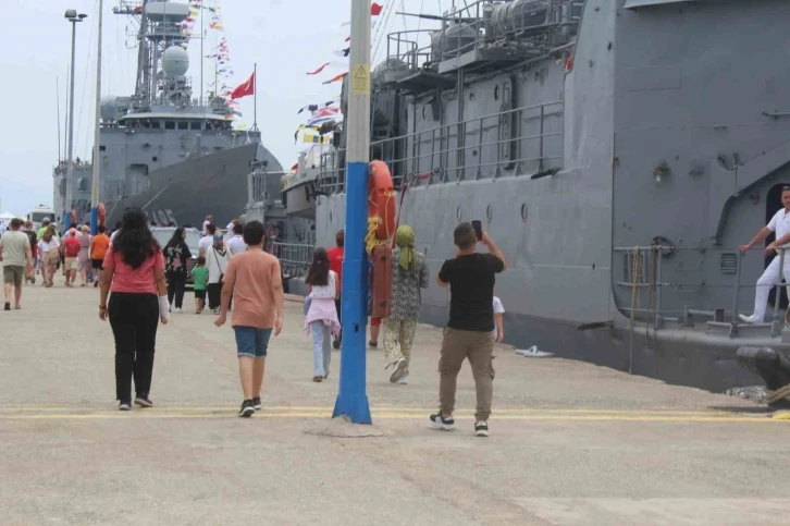 Alanya’da Sahil Güvenlik ve savaş gemileri vatandaşların ziyaretine açıldı
