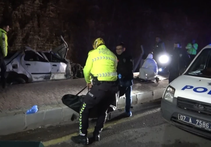 Antalya’da alkollü sürücünün kullandığı otomobil takla attı: 2 ölü, 3 yaralı
