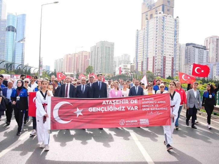 Ataşehir’de 19 Mayıs kutlaması çelenk sunma töreni ile başladı
