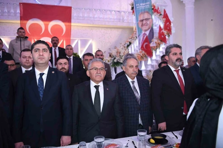 Başkan Büyükkılıç, Talas’ta Avşar vatandaşlarla kucaklaştı
