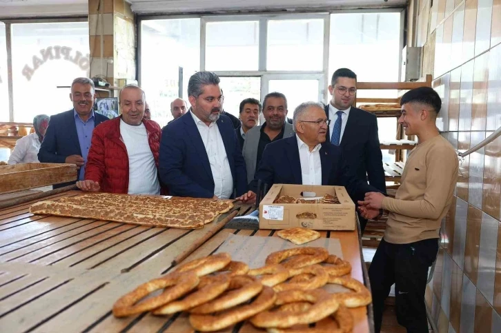 Başkan Büyükkılıç’tan Pınarbaşı’da esnaf ziyareti
