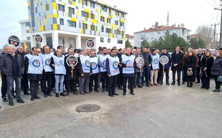 Başkan Fatih Köse: "Ebubekir Kuyubaşı öğretmenimize yönelik saldırıyı kınıyoruz"

