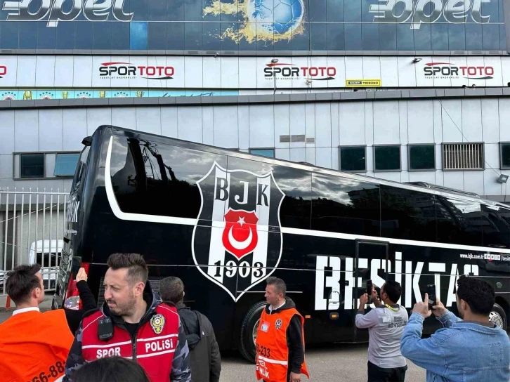 Beşiktaş kafilesi, Kadıköy’de

