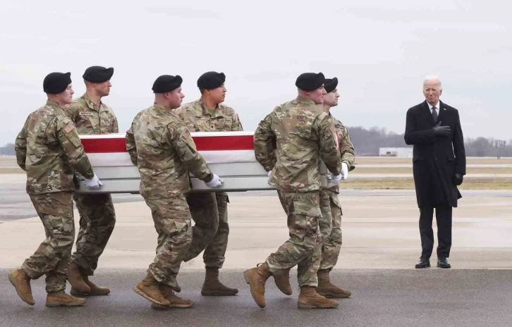Biden, Ürdün’de ölen 3 ABD askeri için düzenlenen törene katıldı
