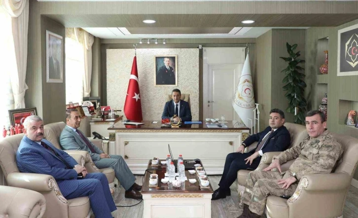 Bitlis Valisi Erol Karaömeroğlu’ndan Hizan’a ziyaret
