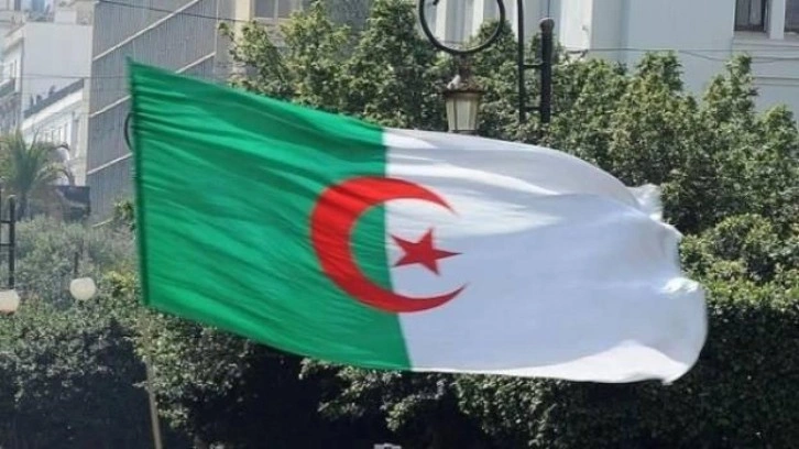 Cezayir, Tunus'taki zirveye neden katılmadı?