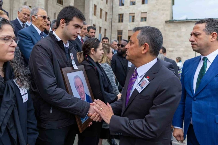 CHP lideri Özel, eski Milletvekili Şeyhmus Bahçeci’nin cenazesine katıldı
