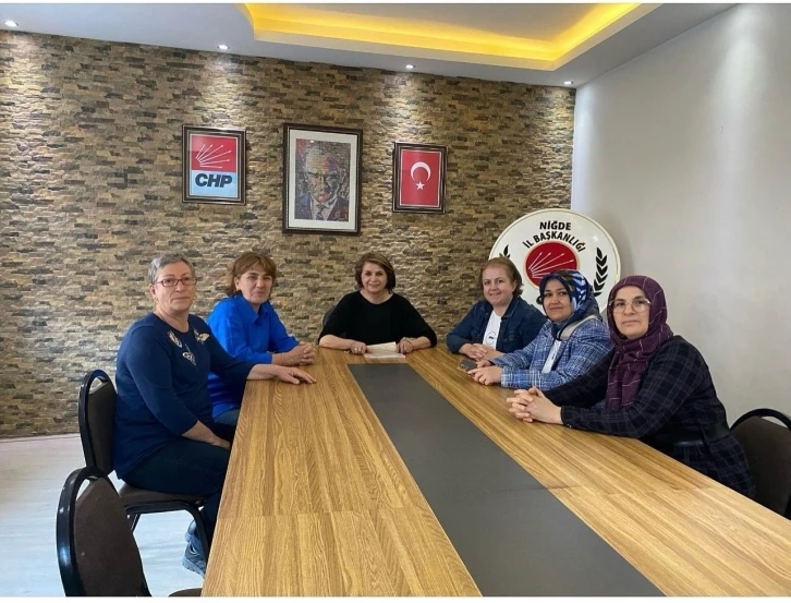 CHP Niğde İl Kadın Kolları Başkanı Yaşar ve yönetimi istifa etti
