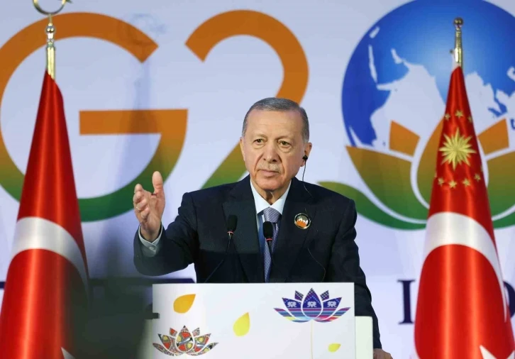 Cumhurbaşkanı Erdoğan: "5 üyenin iki dudağının arasına dünyayı sıkıştırmayalım"
