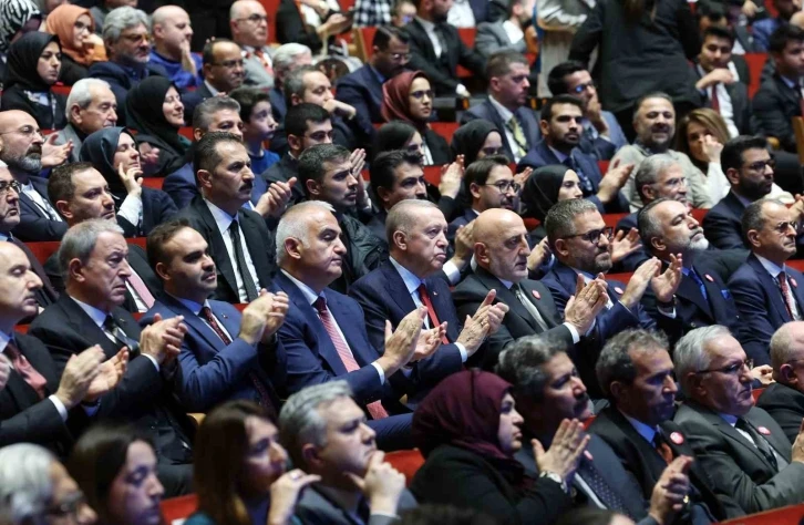 Cumhurbaşkanı Erdoğan: "Biz Türk sporunun tartışmalarla değil, başarılarla gündeme gelmesini arzu ediyoruz"
