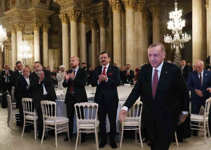 Cumhurbaşkanı Erdoğan: "Bu adam Türkiye’nin Soros’uydu. Bu adam gezi olaylarının perde arkasıydı, koordinatörüydü"
