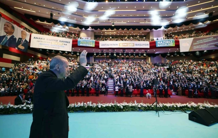 Cumhurbaşkanı Erdoğan: "Demokrasinin önemli bir unsuru olan muhalefetin perişan hali içimizi acıtıyor"
