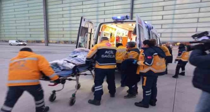 Cumhurbaşkanlığına ait 'DAP' uçağı deprem bölgesinden 6 yaralıyı Ankara'ya nakletti
