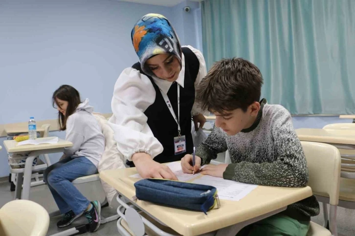Diyarbakır Final Okulları bursluluk sınavına yoğun ilgi
