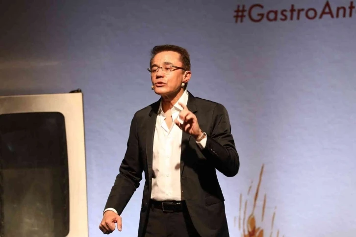 Dr. Ender Saraç şifalı gıdaların sırrını GastroAntep’te açıkladı
