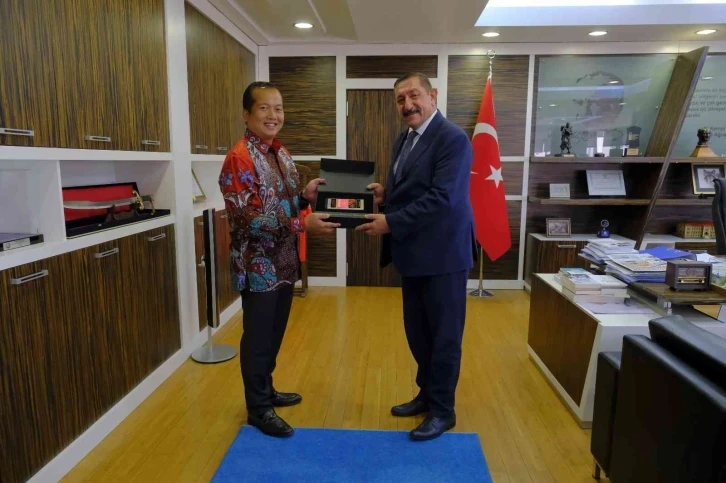 Endonezya Ankara Büyükelçisi Lalu Muhamad İqbal’dan Başkan Vidinlioğlu’na ziyaret
