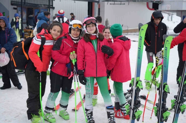 Ergan’da hafta sonu kayak heyecanı
