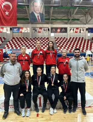 Erzincan Liseli Gençler Badminton Takımı Gurup Şampiyonasında Başarı Kazandı