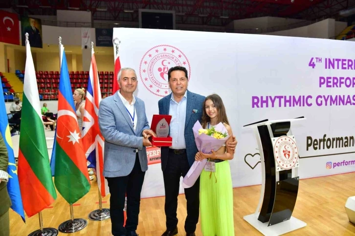 Esenyurt Belediye Başkanı Özer’den spora ve sporcuya tam destek
