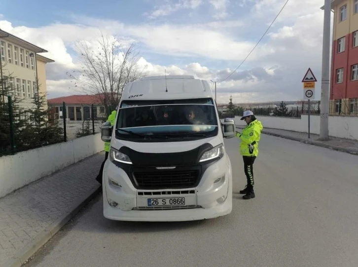 Eskişehir’de 576 okul servisine 17 bin 690 lira trafik cezası kesildi
