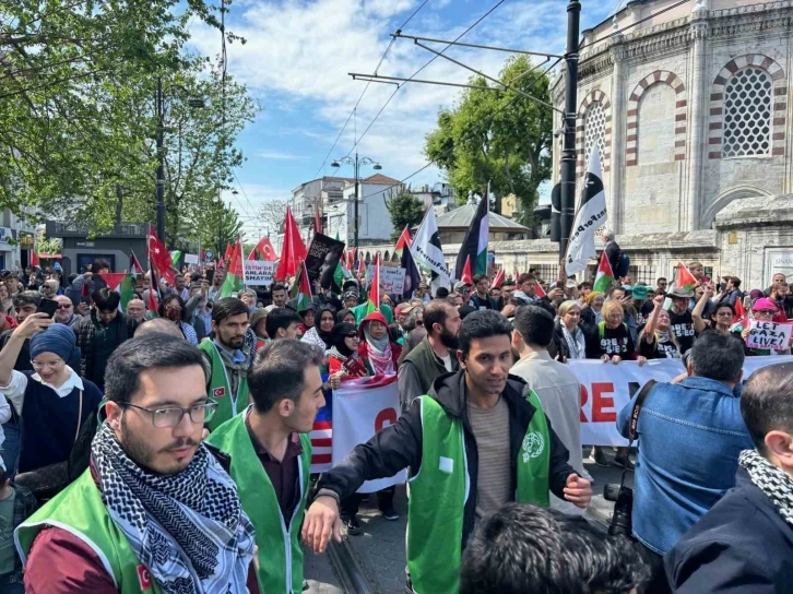 Fatih’te binlerce kişi Filistin’e destek için yürüdü
