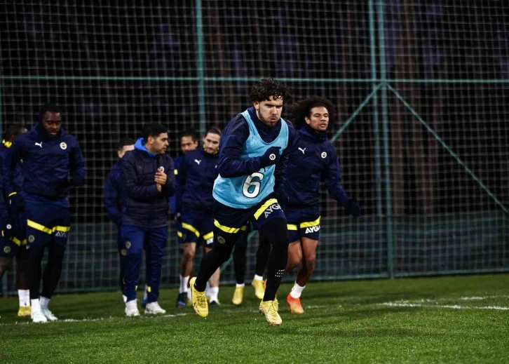 Fenerbahçe, Hatayspor maçı öncesi kampa girdi
