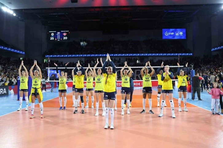 Fenerbahçe Opet Finalde! Kadınlar AXA Sigorta Kupa Voley Yarı Finalinde Zafer